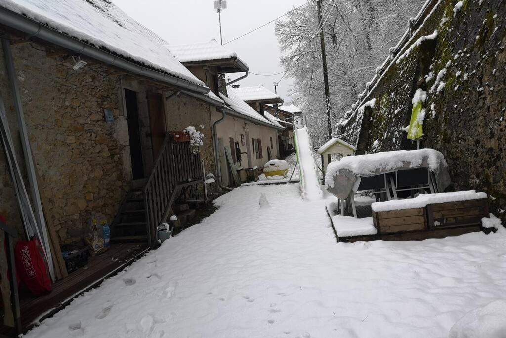 Le Portougais, Chalet A Chanaz, La Petite Venise Savoyarde Kültér fotó