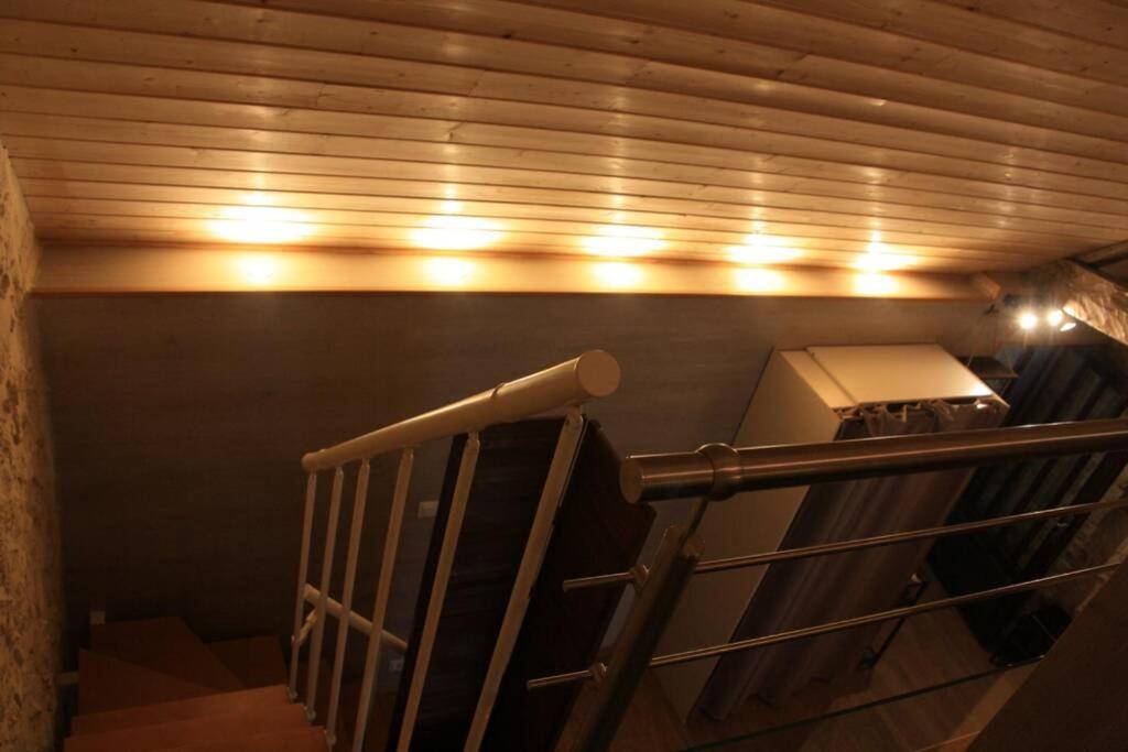Le Portougais, Chalet A Chanaz, La Petite Venise Savoyarde Kültér fotó