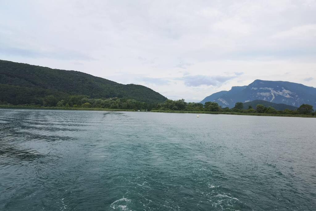Le Portougais, Chalet A Chanaz, La Petite Venise Savoyarde Kültér fotó