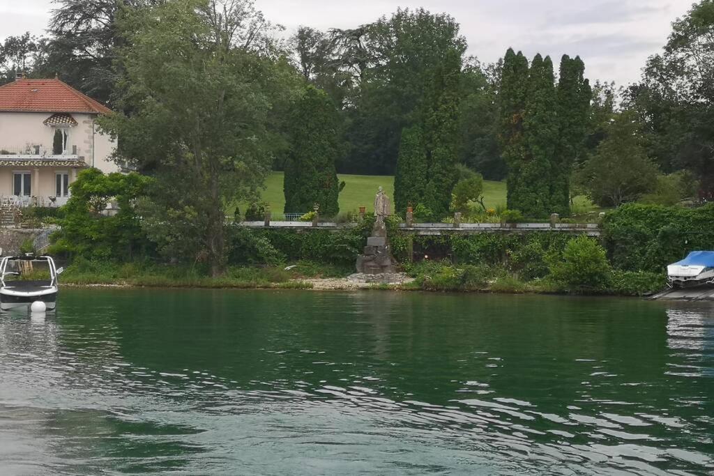 Le Portougais, Chalet A Chanaz, La Petite Venise Savoyarde Kültér fotó